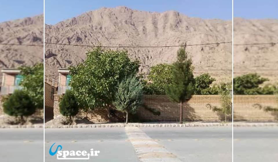 نمای بیرونی اقامتگاه چکاوک - شهرستان سمیرم - شهر ونک